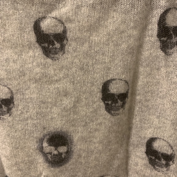 Skull Cashmere Pullover Sweater - Picture 4 of 4